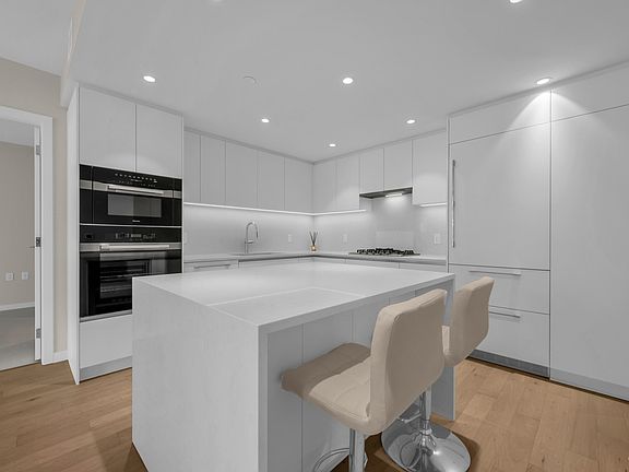 5th image of 485 W 42nd Ave #11XX