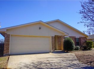 510 Meadowbrook St, Lake Dallas, TX 75065