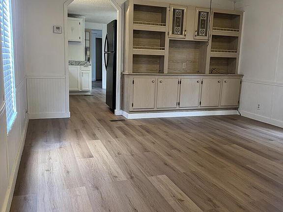 5th image of 161 Mohawk St
