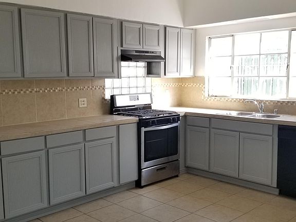 3rd image of 2025 San Jose Ave