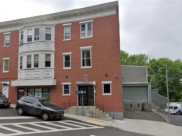 360 Ashburton Ave, Yonkers, NY 10701