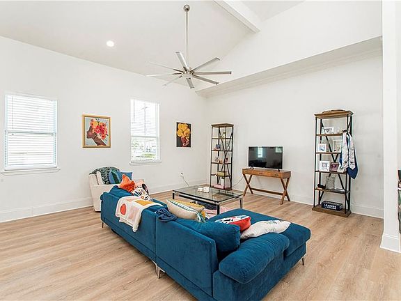 4th image of 2902 Milan St