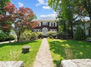 112 County Rd, Barrington, RI 02806