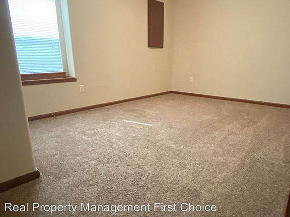 4th image of 1157 W Maywood St