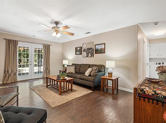 5th image of 4300 Woodland Park Dr