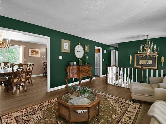 5th image of 422 Willow Cir