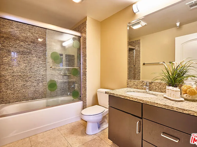 401 N Serrano Ave #105 — Photo 11