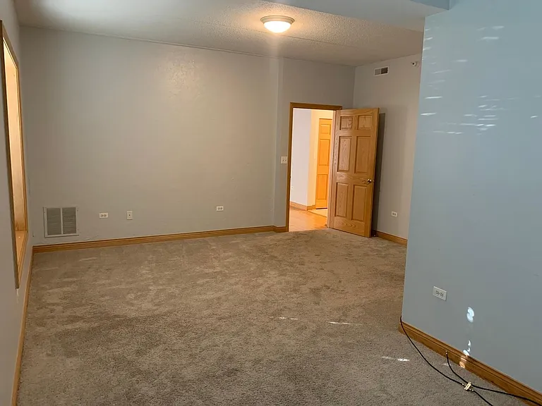 101 Pointe Dr #102 — Photo 26