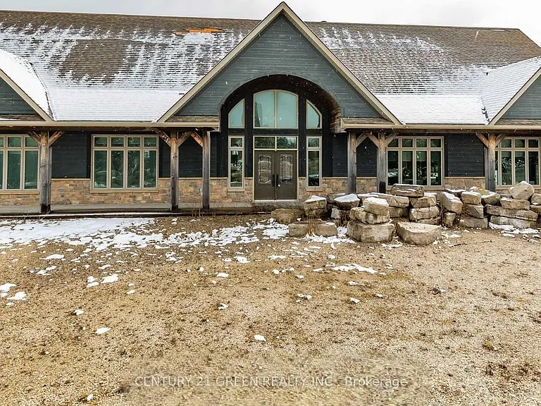 935689 Airport Rd — Photo 2