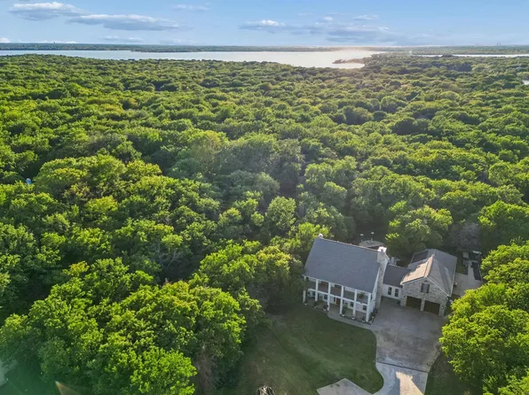 660 Alexandrite Dr, Oak Pt, TX 75068