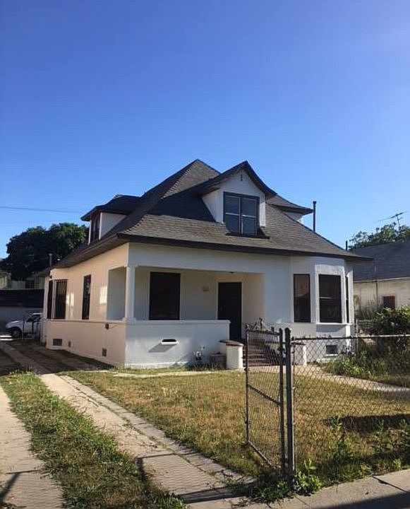 1st image of 1846 W 25th St
