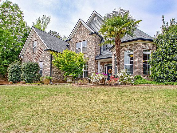 2nd image of 374 Persimmon Dr