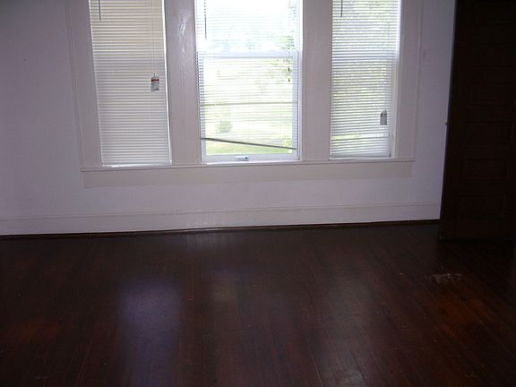 upstairs bedroom facing front of house