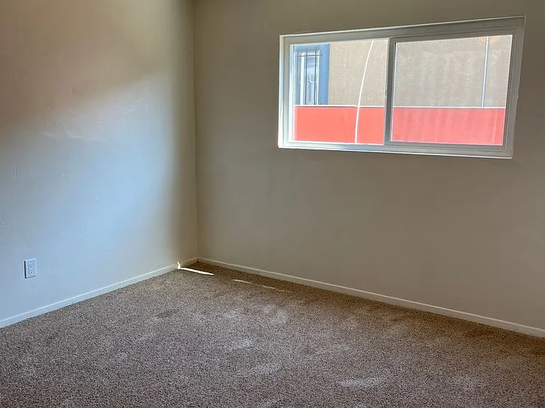 4178 Swift Ave #B — Photo 7