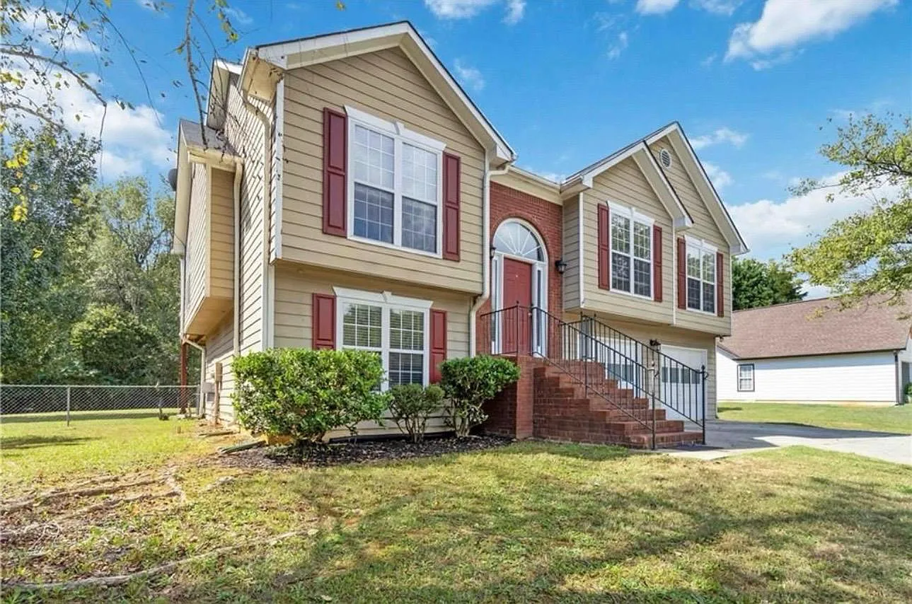 3 bed, 1900 sqft, $2,250 — Photo 3