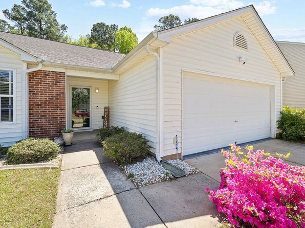 729 Golden Horseshoe Ln, Sanford, NC 27330