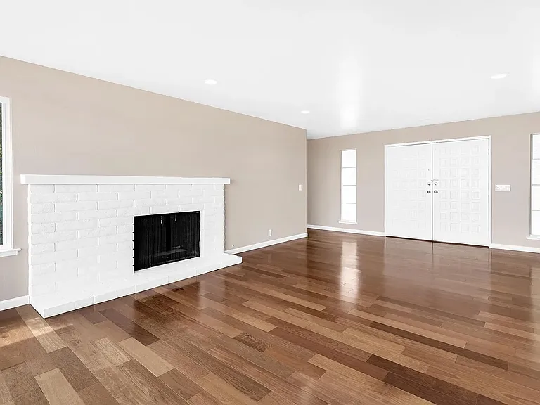 430 Erlin Dr — Photo 8