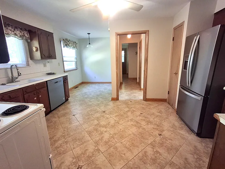 620 E Grandview Blvd — Photo 9