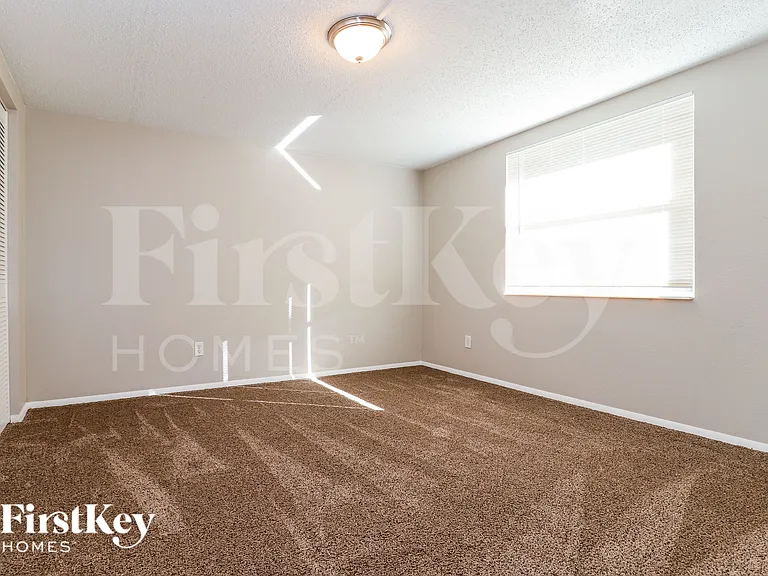 7704 Riverdale Dr — Photo 12