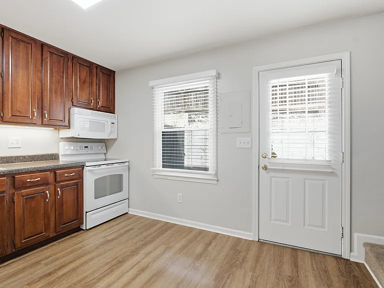 205 Fairmont Ct — Photo 14