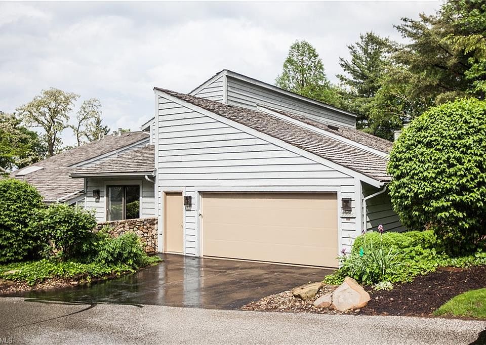 1st image of 3825 Acorn Ct #5