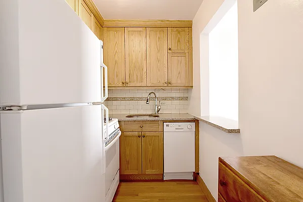 Rented by Bank Neary | media 10