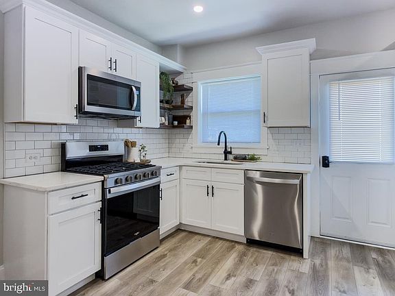 4th image of 338 Ruby St