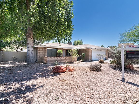 3rd image of 2415 W LE MARCHE Avenue