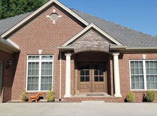 911 Castle Garden Rd, Chandler, IN 47610