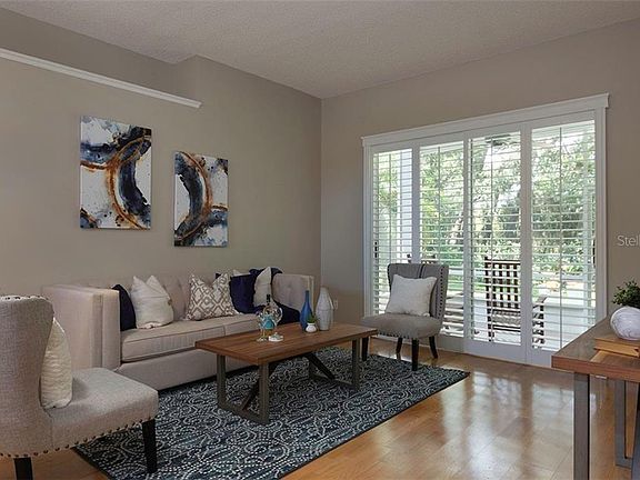 3rd image of 556 Valencia Place Cir