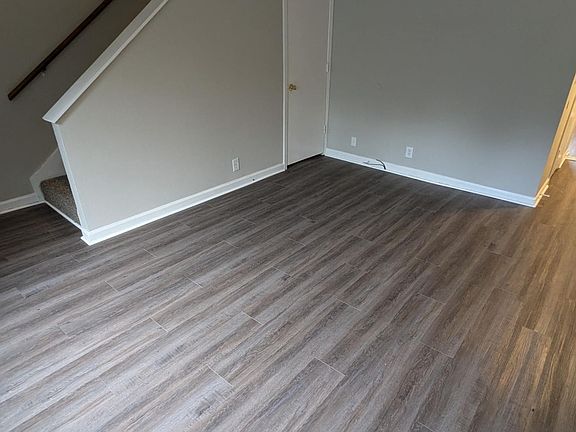 2nd image of 813 Holder Ct #1
