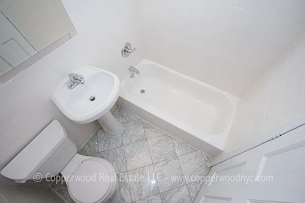 Rented by Copperwood Real Estate | media 16