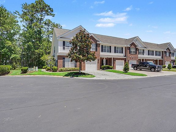 3rd image of 296 Connemara Dr. #D