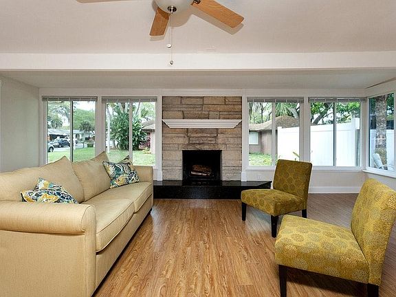 4th image of 6118 Camphor Ave