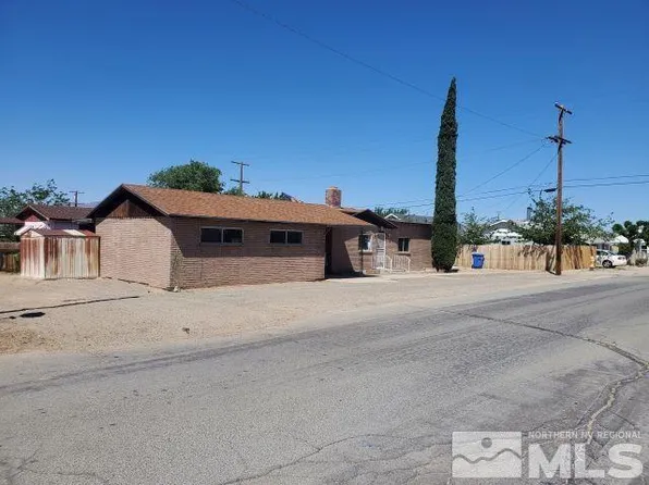 215 9th St, Hawthorne, NV 89415