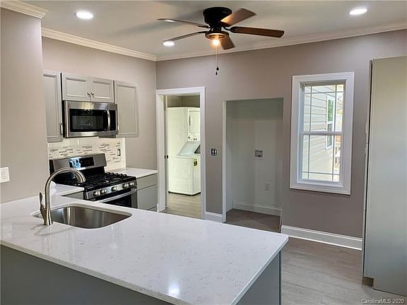 5th image of 117 W D St