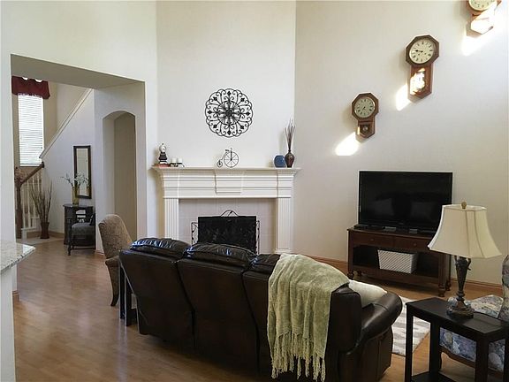 4th image of 1434 Shadywood Dr