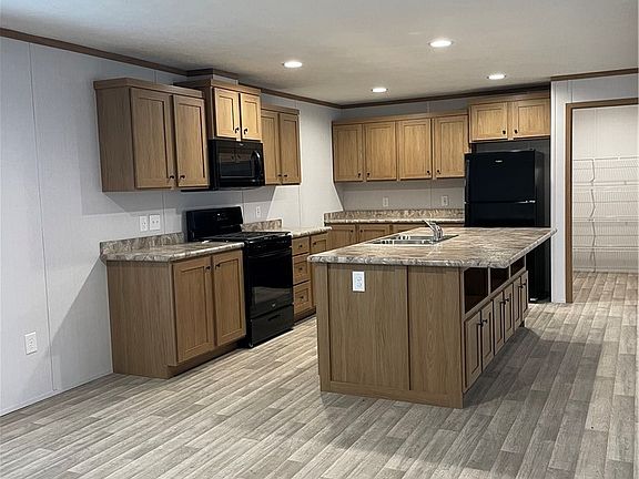 5th image of 1340 Hilltop Dr