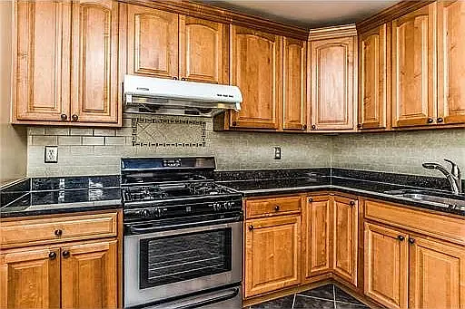 513 Sheffield Ct #513 — Photo 3
