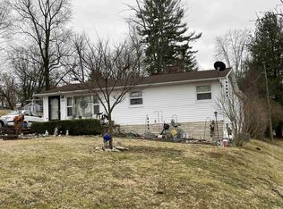 215 W Dewey Dr, Ellettsville, IN