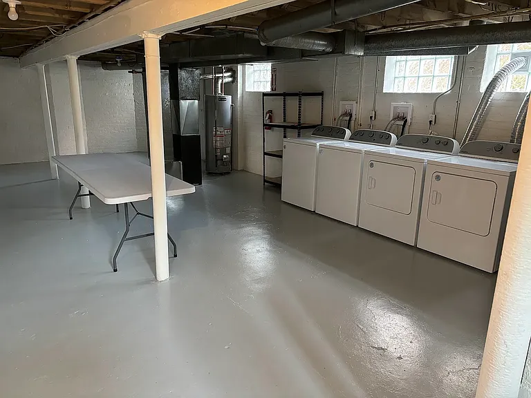 8020 John R St — Photo 9