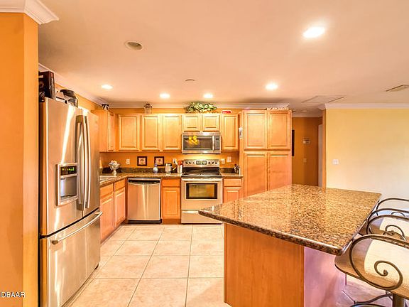 4th image of 70 Woodbourne Ln