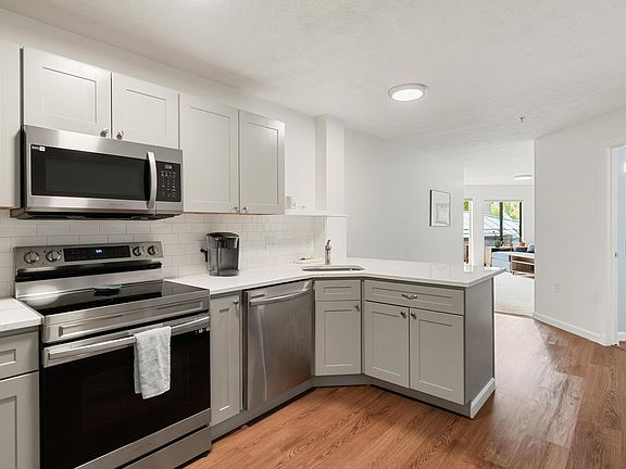 5th image of 10 Kellogg Road #233