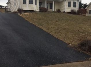 327 Yount Ave, Staunton, VA 24401