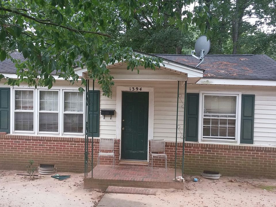 1st image of 1394 Hooker St