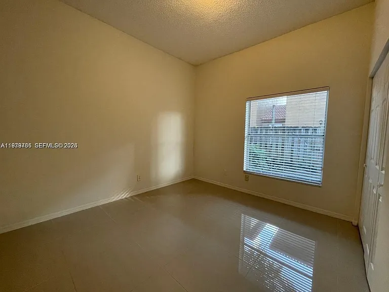 16309 Emerald Cove Rd #16309 — Photo 18