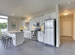 4101 W 31st St APT 302, Saint Louis Park, MN 55416