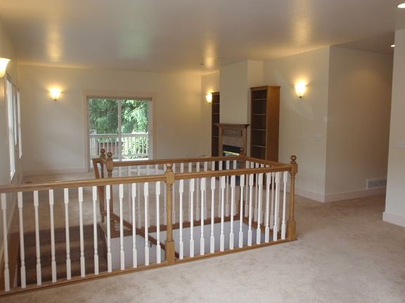 5th image of 519 Lolo St