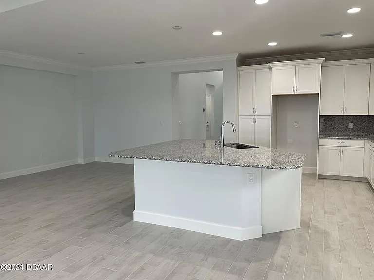 818 Bama Breeze Dr — Photo 5