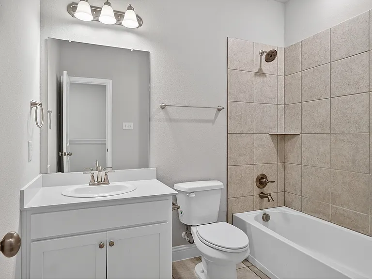 Second Upstairs Full Bathroom